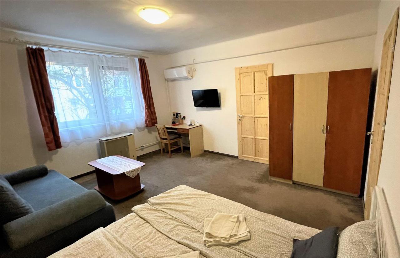 Evi Apartman Έγκερ Εξωτερικό φωτογραφία